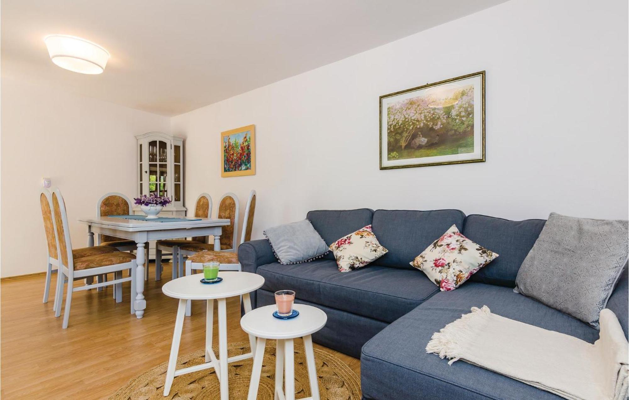 Beautiful Home In Oslje With Kitchen エクステリア 写真